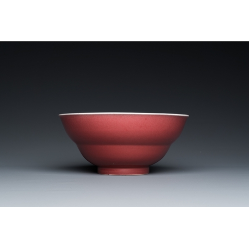 587 - A Chinese liver-red-glazed bowl, Qianlong mark and of the periodDia.: 19 cm - H.: 8,5 cm... 