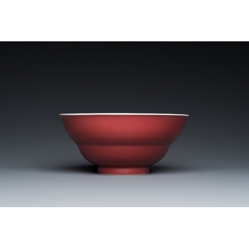 587 - A Chinese liver-red-glazed bowl, Qianlong mark and of the periodDia.: 19 cm - H.: 8,5 cm... 