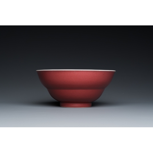 587 - A Chinese liver-red-glazed bowl, Qianlong mark and of the periodDia.: 19 cm - H.: 8,5 cm... 