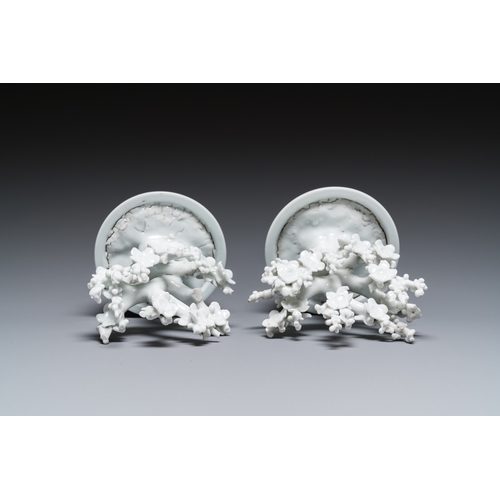 595 - A pair of Chinese blanc de Chine models of trees in jardinieres, KangxiH.: 17,5 cm