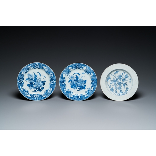 598 - A Chinese blue and white dish and seven plates with flowers and landscapes, Kangxi/QianlongDia.: 35,... 