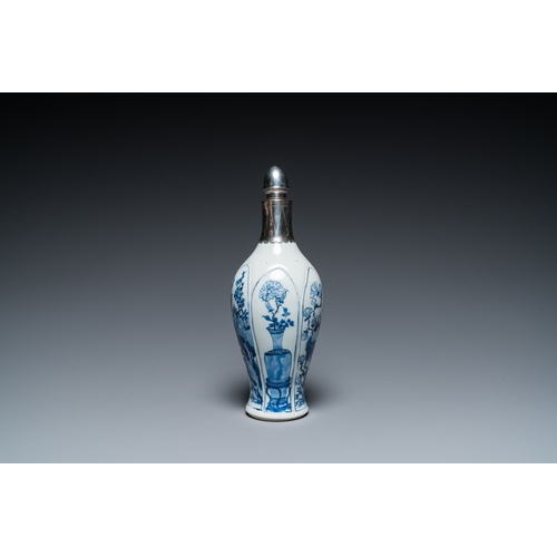 602 - A Chinese blue and white vase with silver mount, KangxiH.: 28,5 cm