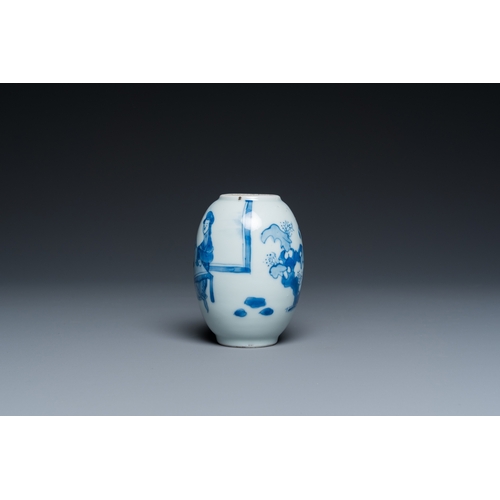 625 - A Chinese blue and white tea caddy, KangxiH.: 9,5 cm