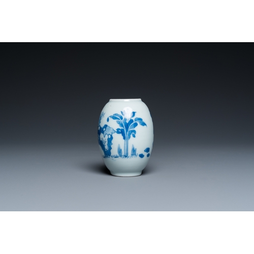 625 - A Chinese blue and white tea caddy, KangxiH.: 9,5 cm