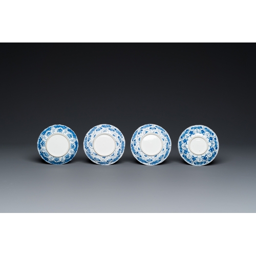 630 - Twelve Chinese blue and white saucers and eight cups, KangxiDia.: 13,5 cm (the largest saucer)Dia.: ... 