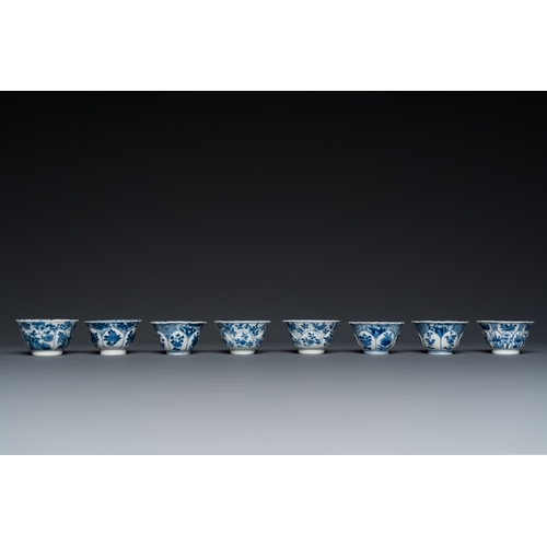 630 - Twelve Chinese blue and white saucers and eight cups, KangxiDia.: 13,5 cm (the largest saucer)Dia.: ... 