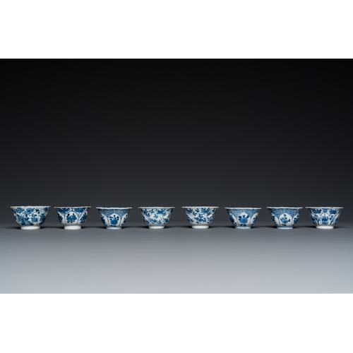 630 - Twelve Chinese blue and white saucers and eight cups, KangxiDia.: 13,5 cm (the largest saucer)Dia.: ... 