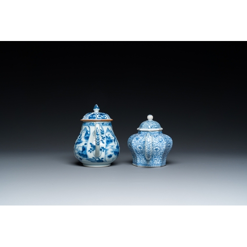 631 - Two Chinese blue and white teapots and covers, KangxiH.: 13 cm - L.: 14,5 cm (the largest)... 