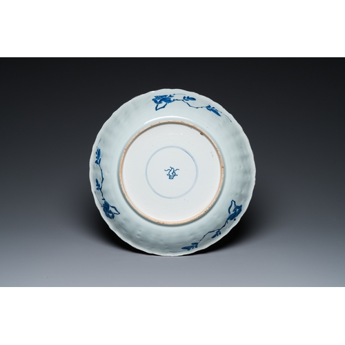 638 - A Chinese blue and white dish and a verte-Imari tureen and cover, KangxiDia.: 35 cm (the dish)L.: 30... 