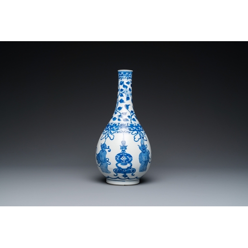 640 - A Chinese blue and white bottle vase, KangxiH.: 30 cm