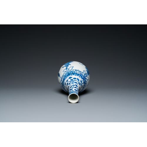 640 - A Chinese blue and white bottle vase, KangxiH.: 30 cm