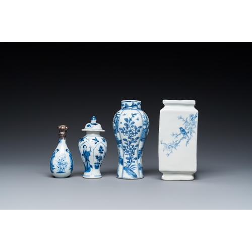 658 - Four Chinese blue and white vases, Kangxi and laterH.: 13 cm (the tallest)