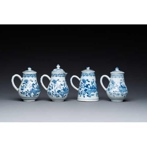 682 - A rare Chinese blue and white set of two jugs and two casters on stand, QianlongDim.: ca. 18,5 x 18,... 