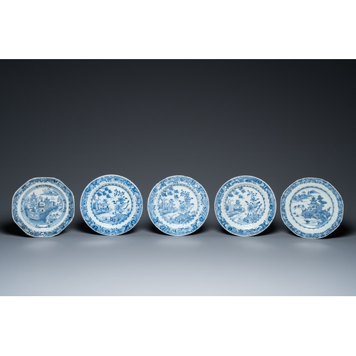 689 - 25 Chinese blue and white plates, QianlongDia.: 23 cm (the largest)