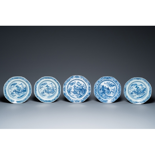 689 - 25 Chinese blue and white plates, QianlongDia.: 23 cm (the largest)