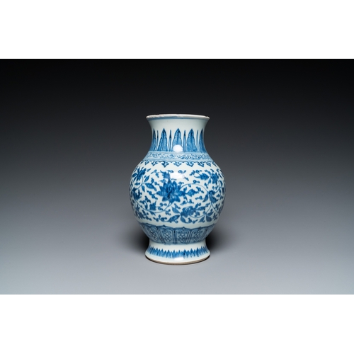 690 - A Chinese blue and white Ming-style 'lotus scroll' vase, QianlongH.: 23,5 cm