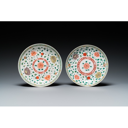 696 - A pair of Chinese famille verte plates, KangxiDia.: 22,5 cm