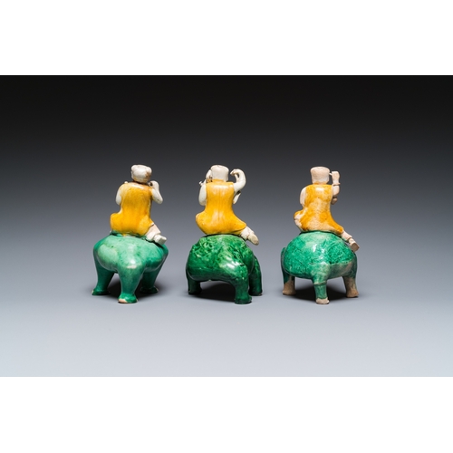 704 - Three Chinese verte biscuit sculptures of Liu Hai on the three-legged toad, KangxiH.: 15 cm
 
 Prove... 