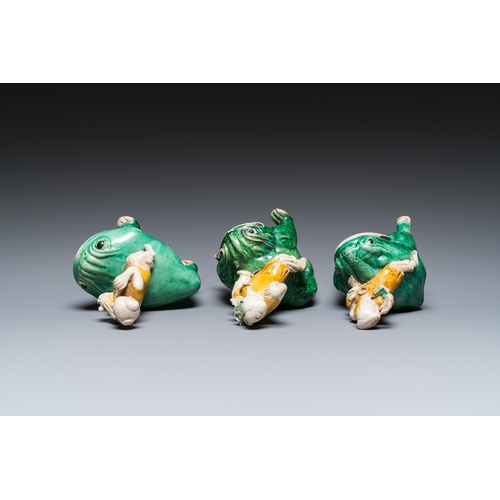 704 - Three Chinese verte biscuit sculptures of Liu Hai on the three-legged toad, KangxiH.: 15 cm
 
 Prove... 