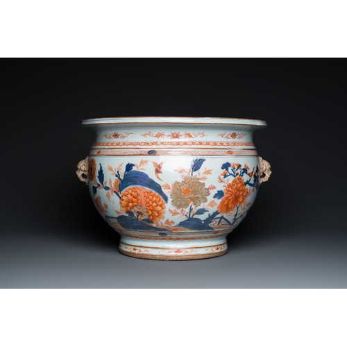 724 - A large oval Chinese Imari-style fish bowl, KangxiL.: 53,5 cm - W.: 49,5 cm - H.: 35,5 cm... 