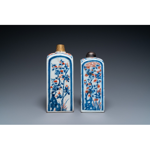 729 - Two Chinese Imari-style square bottles with metal mounts, KangxiH.: 26 cm (the tallest)... 