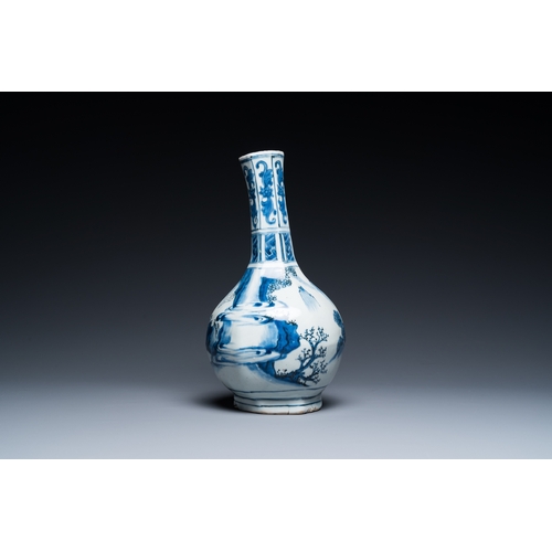 744 - A Chinese blue and white 'Wang Xizhi' bottle vase, Transitional periodH.: 27,5 cm