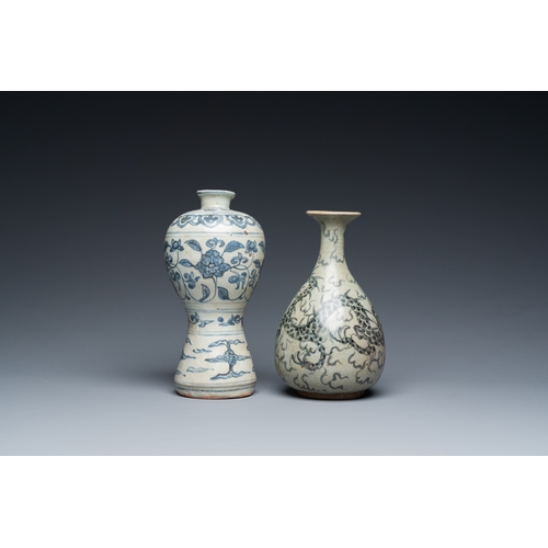 752 - A Chinese blue and white 'meiping' vase and a 'yuhuchunping' vase, Ming or laterH.: 22,5 cm (the tal... 