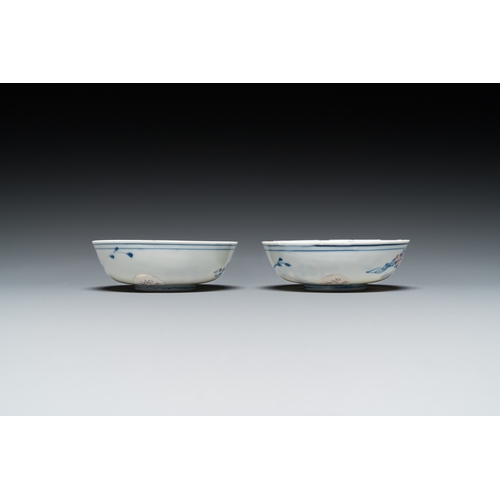 766 - A pair of Chinese blue, white and copper-red semi-eggshell bowls, Xuande mark, WanliDia.: 9,5 cm - H... 