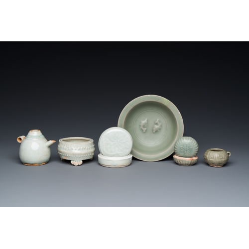 775 - Six Chinese celadon- and qingbai-glazed wares, Song and laterDia.: 13 cm (the 'twin fish' dish, poss... 