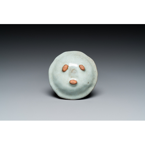 786 - A small Chinese junyao enamel tripod bowl, probably MingDia.: 9,5 cm - H.: 3,5 cm