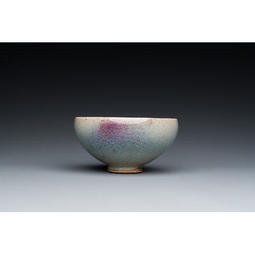 787 - A Chinese junyao purple-splashed bowl, Ming or laterDia.: 12 cm - H.: 6,5 cm