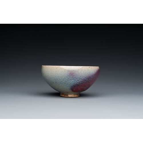 787 - A Chinese junyao purple-splashed bowl, Ming or laterDia.: 12 cm - H.: 6,5 cm