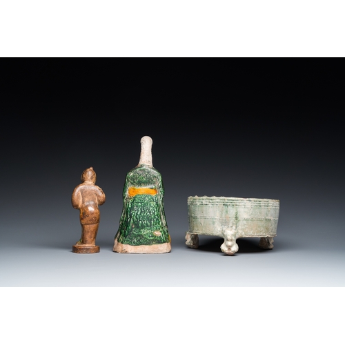 795 - Two Chinese sancai-glazed figures and a green-glazed tripod censer, Han and laterH.: 21 cm (the tall... 