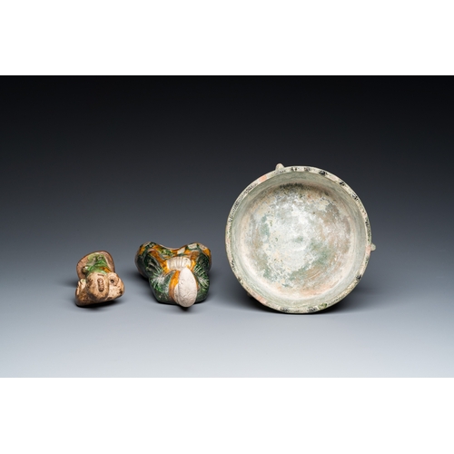 795 - Two Chinese sancai-glazed figures and a green-glazed tripod censer, Han and laterH.: 21 cm (the tall... 