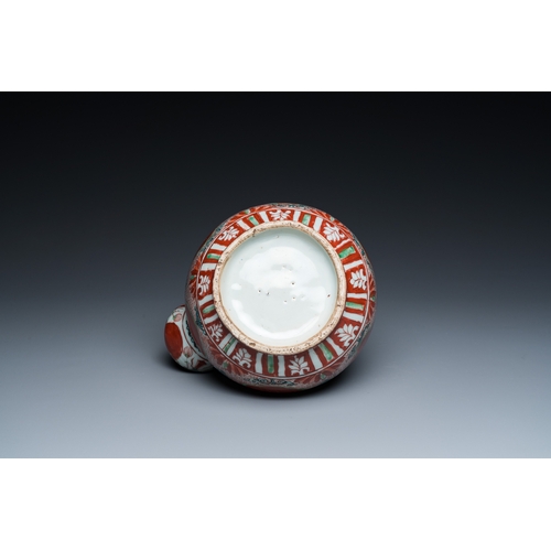 797 - A Chinese Swatow kendi with ornamental design, MingH.: 23 cm - L.: 20 cm