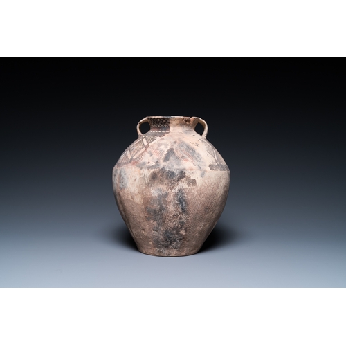 802 - Three Chinese painted pottery jars, Majiayao Yangshao culture, 3rd/2nd millennium b.C.H.: 40 cm (the... 