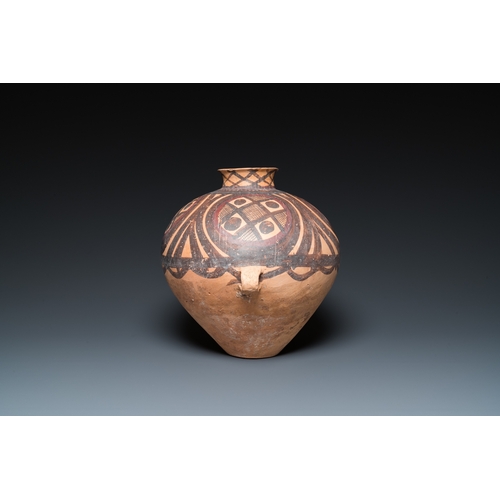 802 - Three Chinese painted pottery jars, Majiayao Yangshao culture, 3rd/2nd millennium b.C.H.: 40 cm (the... 