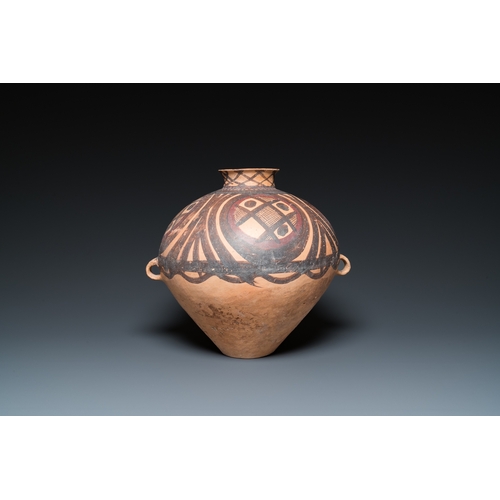 802 - Three Chinese painted pottery jars, Majiayao Yangshao culture, 3rd/2nd millennium b.C.H.: 40 cm (the... 