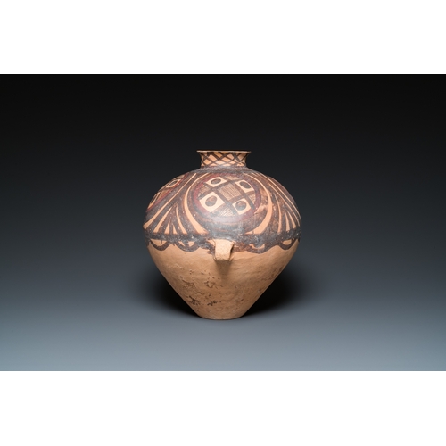 802 - Three Chinese painted pottery jars, Majiayao Yangshao culture, 3rd/2nd millennium b.C.H.: 40 cm (the... 