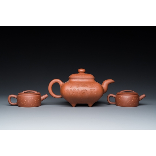 804 - Three Chinese Yixing stoneware teapots and covers, RepublicH.: 10,5 cm - L.: 19 cm (the largest)... 