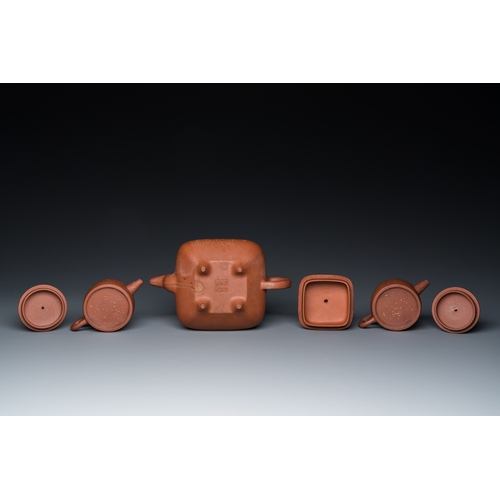 804 - Three Chinese Yixing stoneware teapots and covers, RepublicH.: 10,5 cm - L.: 19 cm (the largest)... 