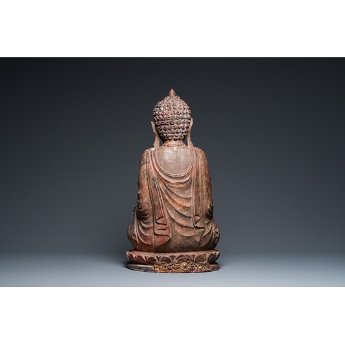 815 - A gilded and lacquered wood sculpture of a praying ascetic, probably Thailand, 18th C.H.: 54,5 cm... 