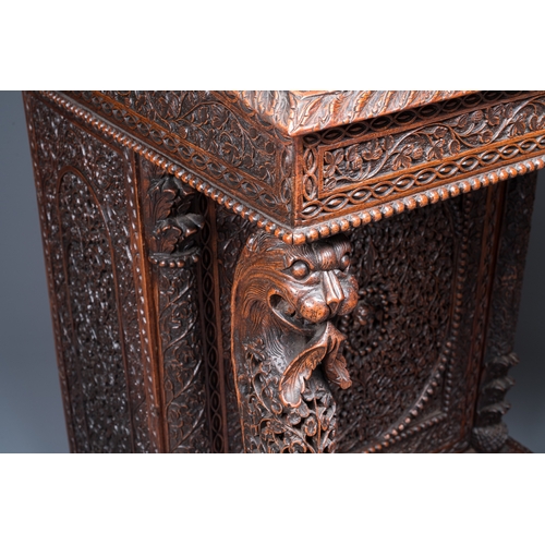 840 - A colonial Anglo-Indian reticulated wooden desk with hidden compartment, 19th C.H.: 123 cm - W.: 65 ... 