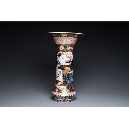 852 - A Japanese Imari trumpet vase, Edo, late 17th C.H.: 50 cm
 Ref.: Christie's, London, Nov. 18, 2015, ... 