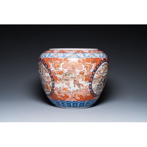 854 - A Japanese Imari fish bowl, Meiji, 19th C.H.: 41,5 cm - Dia.: 36,5 cm (top rim)