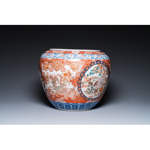 854 - A Japanese Imari fish bowl, Meiji, 19th C.H.: 41,5 cm - Dia.: 36,5 cm (top rim)