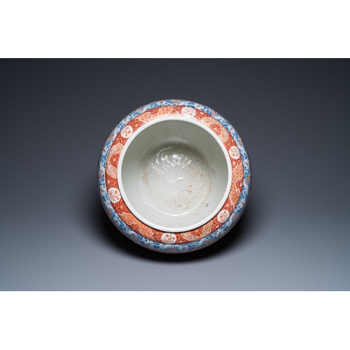 854 - A Japanese Imari fish bowl, Meiji, 19th C.H.: 41,5 cm - Dia.: 36,5 cm (top rim)