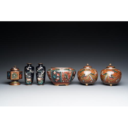 860 - Six Japanese cloisonne wares, Meiji, 19/20th C.Dia.: 15 cm - H.: 9 cm (the jardiniere)H.: 11,5 cm (t... 