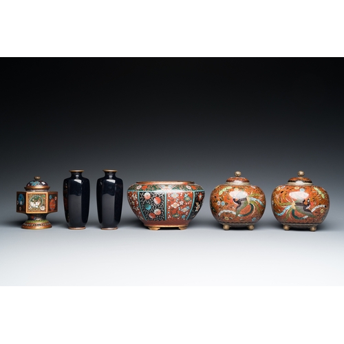 860 - Six Japanese cloisonne wares, Meiji, 19/20th C.Dia.: 15 cm - H.: 9 cm (the jardiniere)H.: 11,5 cm (t... 