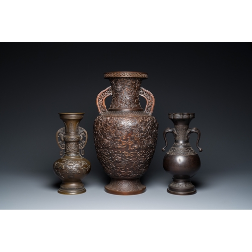 862 - Six Japanese bronze vases and censers, Edo/Meiji, 18/19th C.H.: 45,5 cm (the tallest vase)L.: 36 cm ... 